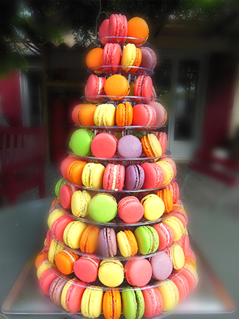 Des Gateaux Sur La Terrasse Les Pyramides De Macarons